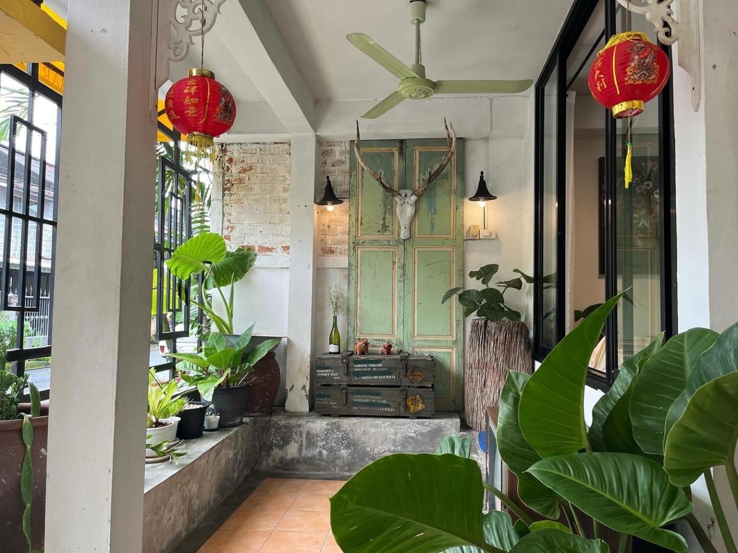 Auntie & Niece Phuket Appartement Ban Sam Kong Buitenkant foto